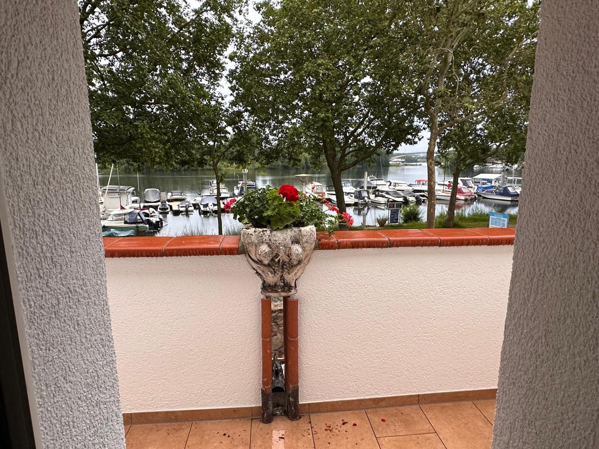 Hafenperle Villa Wiesbaden Exteriör bild